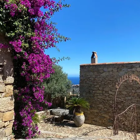 Laurina Pres De Calvi Villa *
